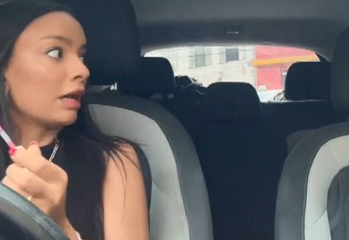 Imagem da noticia Mulher grava tentativa de assalto enquanto se maquiava no carro