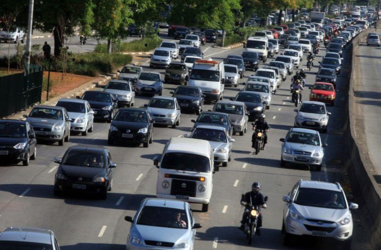 Rodízio de veículos é suspenso em SP nesta terça-feira Rodízio de veículos é suspenso em SP nesta terça-feira