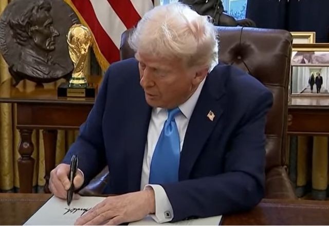 Imagem da noticia Trump pede que Teerã seja esvaziada “imediatamente” em meio à escalada de ataques entre Irã e Israel
