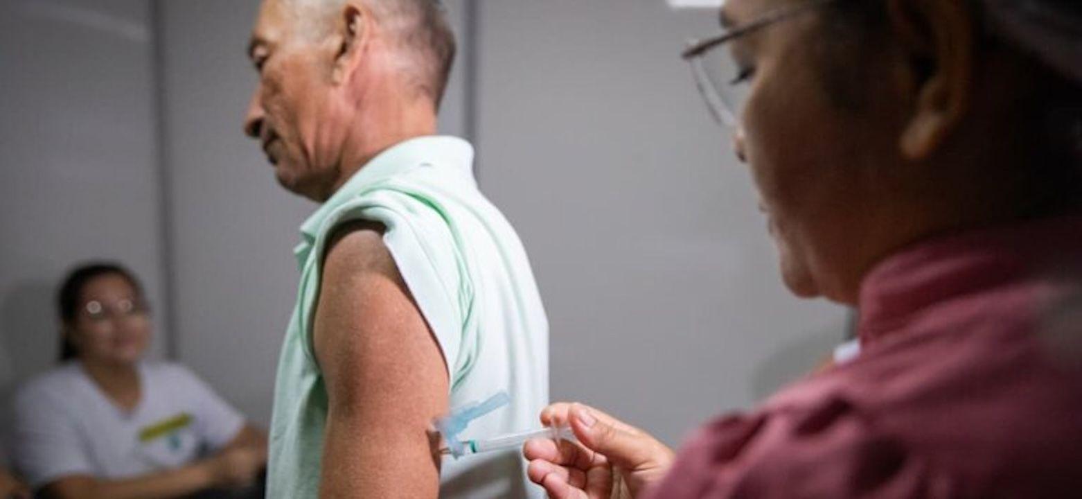 Vacina suspensa foi aplicada em meio milhão de pessoas Vacina suspensa foi aplicada em meio milhão de pessoas